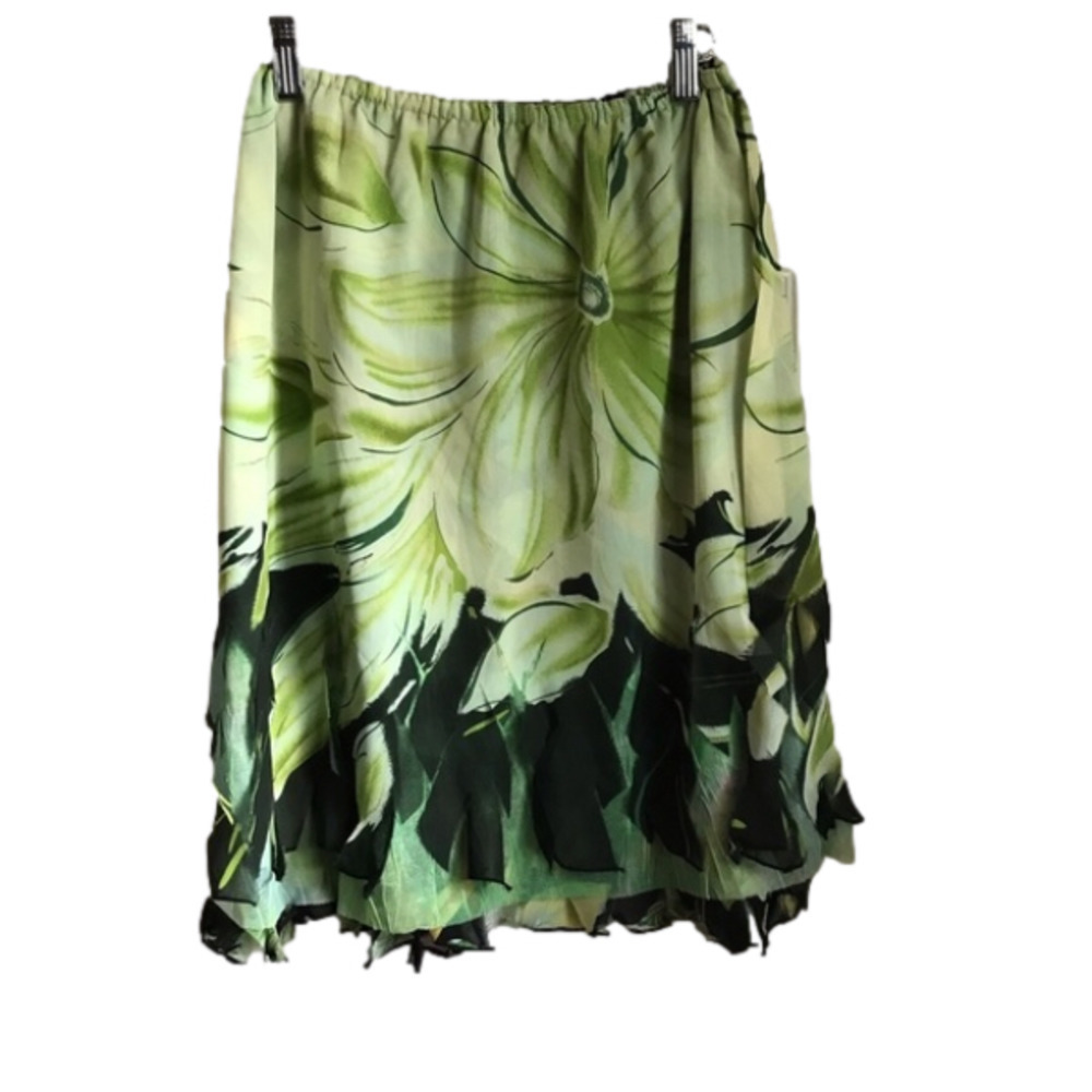 UBU women’s reversible skirt, size small with fringed hem. BNWT.